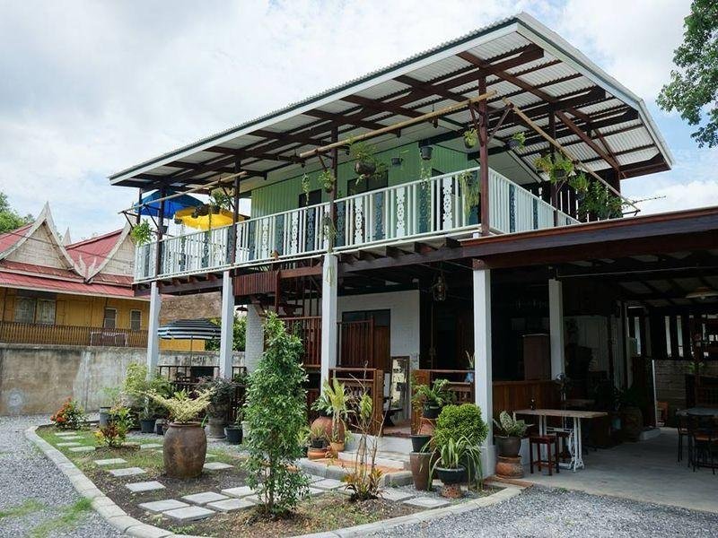 Exterior and upper balcony of Ayutthaya Antique Homestay