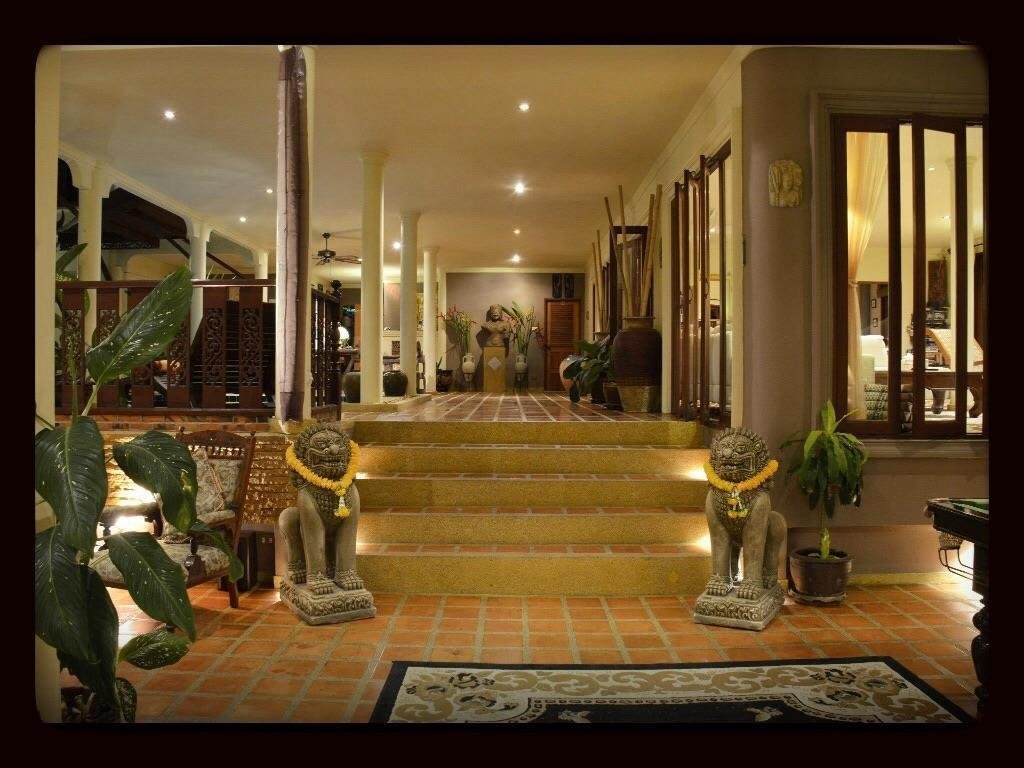 Interior entrance and steps at Baan Sijan Villa Resort